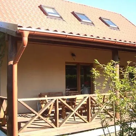 Year-round With Fireplace, 3 Bedrooms *