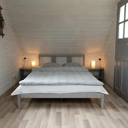 Year-round With Fireplace, 3 Bedrooms